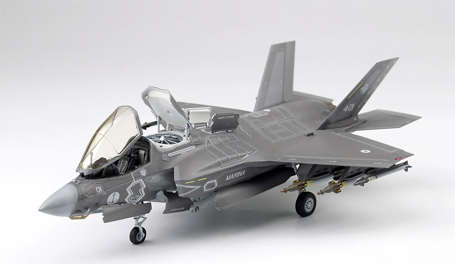 イギリス海軍 F-35B ライトニング 2 STOVL バージョン プラモデル (イタレリ 1/72 航空機シリーズ No.1425) 商品画像_4