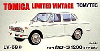 トヨタ カローラ 1200 4ドア セダン (白）