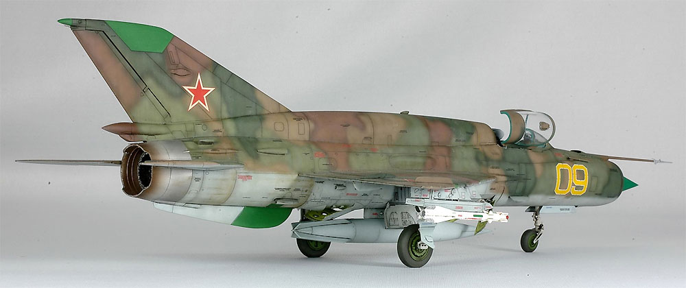 エデュアルド MiG-21SMT 1/48 プロフィパック 8233 プラモデル