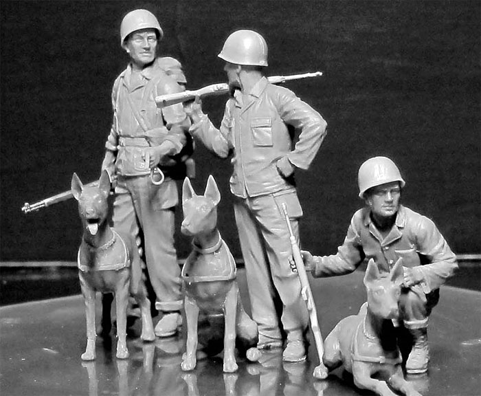 アメリカ海兵隊 3体 & ドーベルマン犬 3体 太平洋戦争 プラモデル (マスターボックス 1/35 ミリタリーミニチュア No.MB35155) 商品画像_3