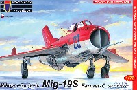 MiG-19S ファーマーC アクロバット機